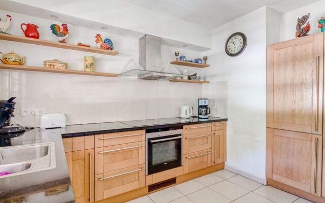 Villa With Guest Accommodation and Heated Pool in Sainte Maxime