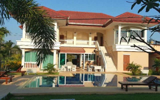 East Shore Pattaya Resort