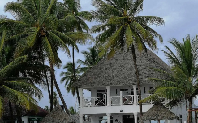 African Paradise Beach Hotel