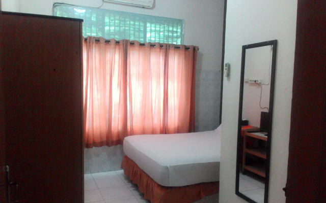 OYO 1216 Hotel Sejati