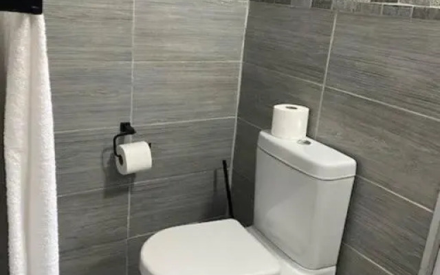 163 on Bez, Apartment 9