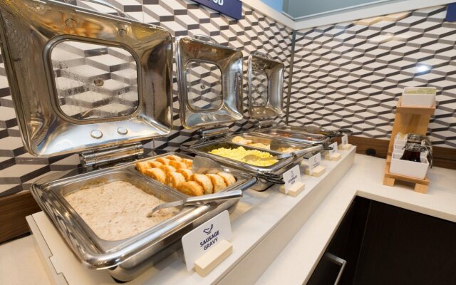 Holiday Inn Express Clinton by IHG