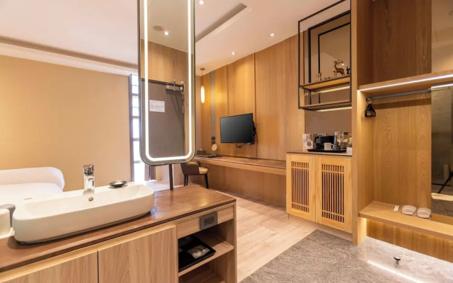 Euphoria Hotel