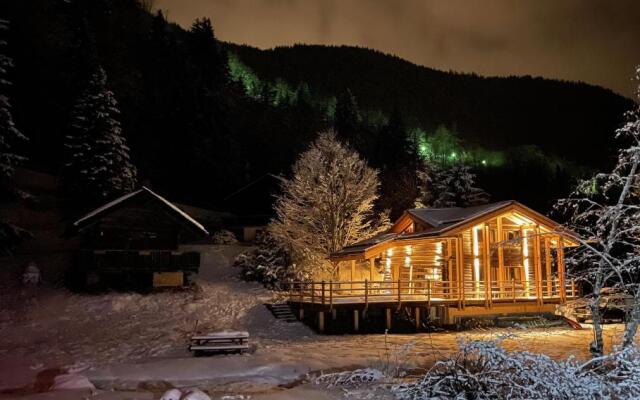 Chalet L'Oratoire with huge garden