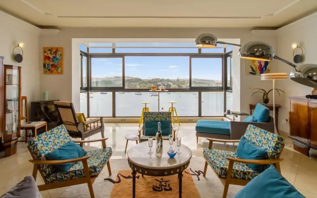 Magnificent Sunny Seafront Apart Sliema