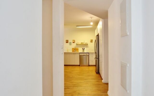 Amazing 3 Bedroom Garden Apartment near Gordon Beach