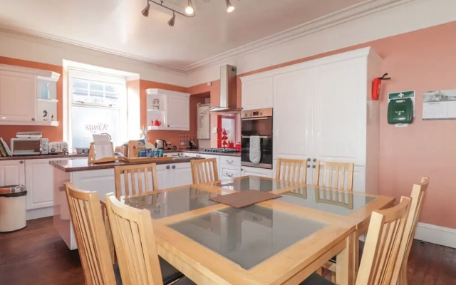 1 Seafield Street