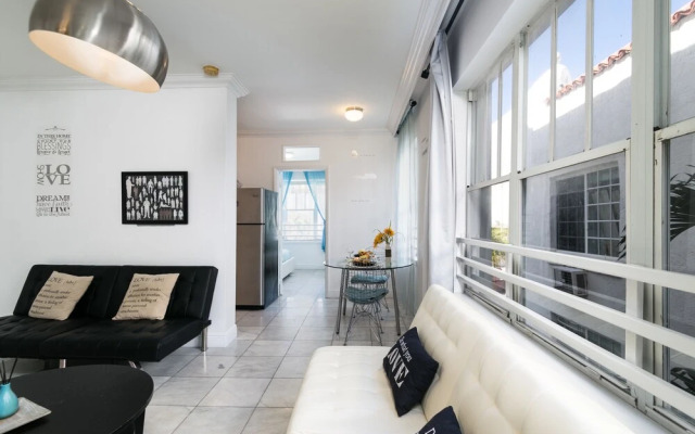 Holiday Apartment on Lincoln Road