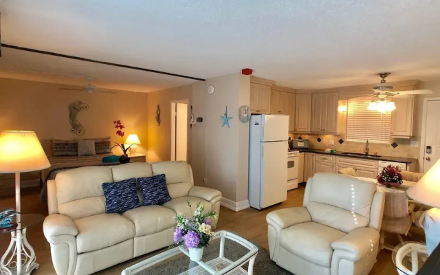 Cheryl's Bonita Beach & Tennis Condo