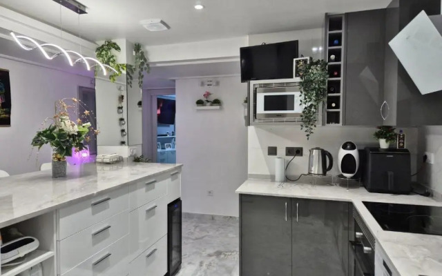 House with patio near Torremolinos centre