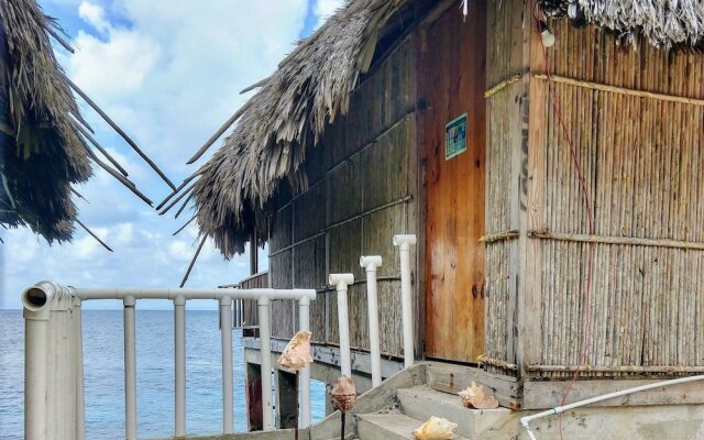 San Blas Private Oceanfront Cabin