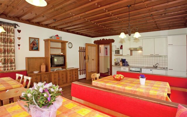 Bright Holiday Home in Saalbach With Mountain View