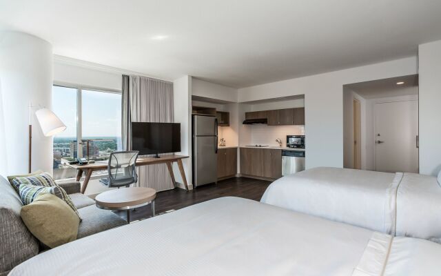 Element Austin Downtown