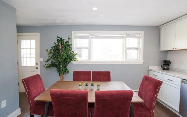 Luxury Collection-4 Bedroom 3 Full-bathroom-boston