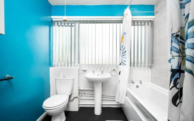 3-bed House in Birmingham-jlr,nec,bham,airport