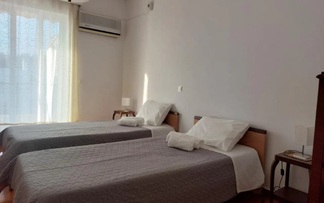Sea view,big and comfortable appartment in Voula