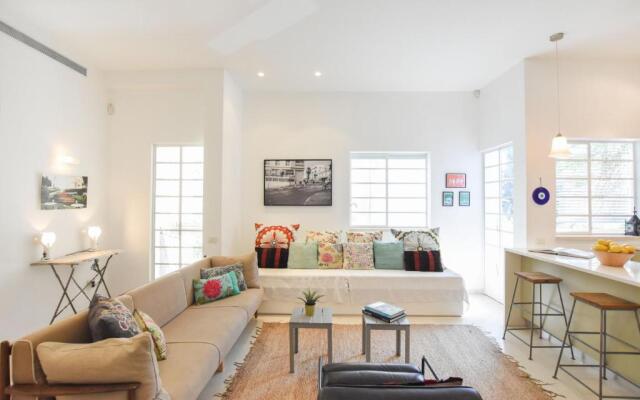 Quiet & Chic 3BR in Mapu 15 by HolyGuest
