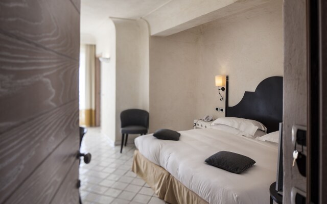 Therasia Resort Sea & Spa - The Leading Hotels of the World