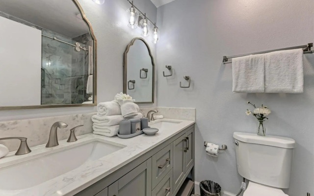 Island Serenity - 6250 Holmes #54