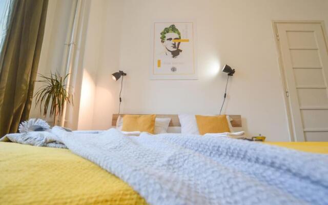 Pavla Papa Studio - Bright & central