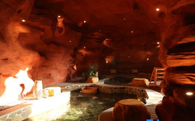 Wuyi Huakaishengdu Hot Spring Resort Hotel