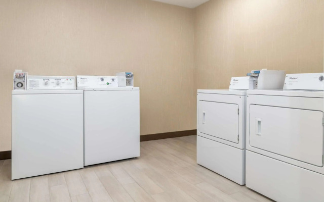 Hampton Inn & Suites Sacramento-Cal Expo