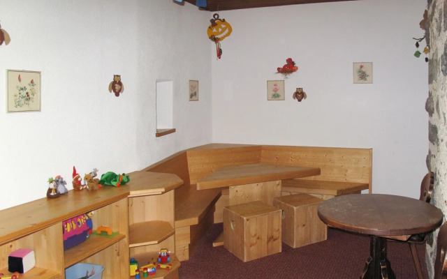 Burg Biedenegg mit Schlosscaf Flie