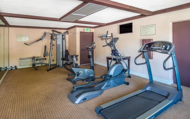 Ramada West Sacramento Hotel and Suites