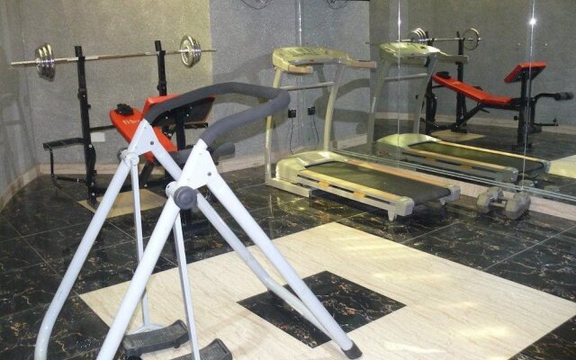 Max Royal Hotel & Suites
