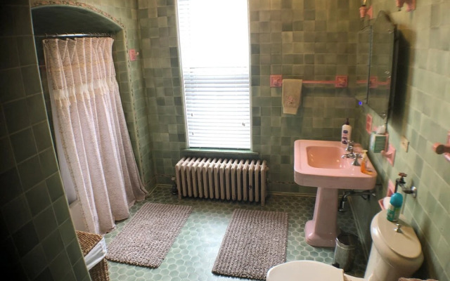 The Parsonage Inn LLC