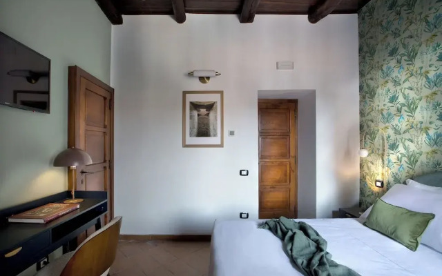 La Nova Bed and Museum