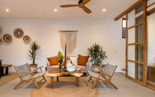 Beautiful Boho-chic 4br Tropical Villa in Pererenan Canggu