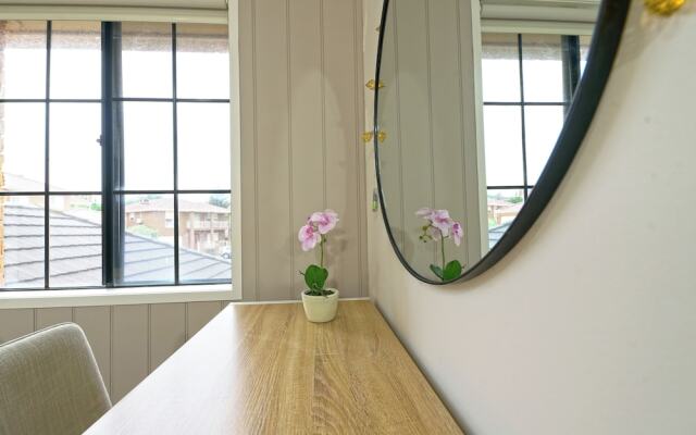 6BRM Retreat Parkside Family House Melb