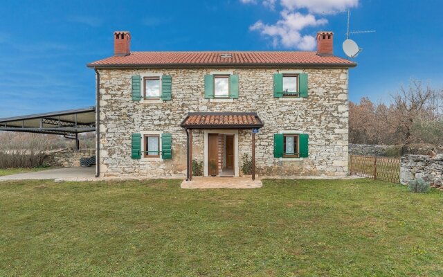 Traditional Stone Holiday House for up to 8 Persons