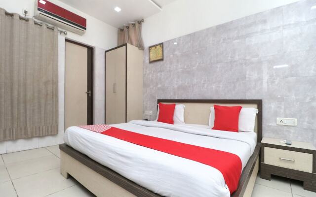 OYO 23357 Raj Tirath Niwas