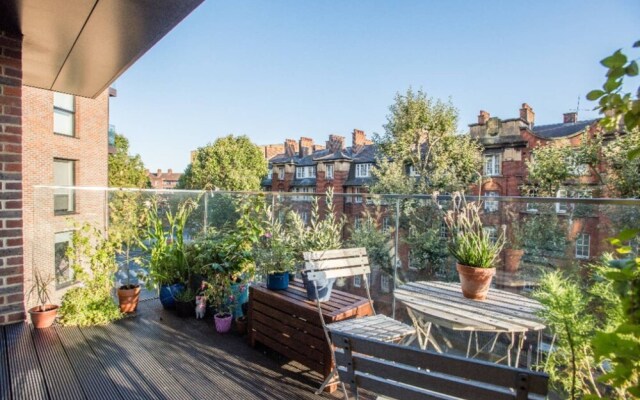 Bright 2 Bedroom Flat By Elephant & Castle