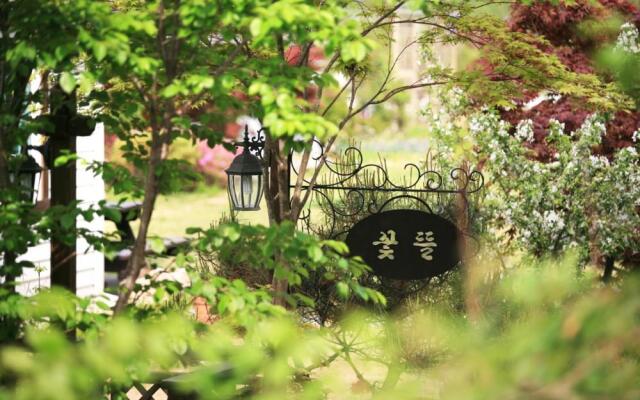 Flower field Pension