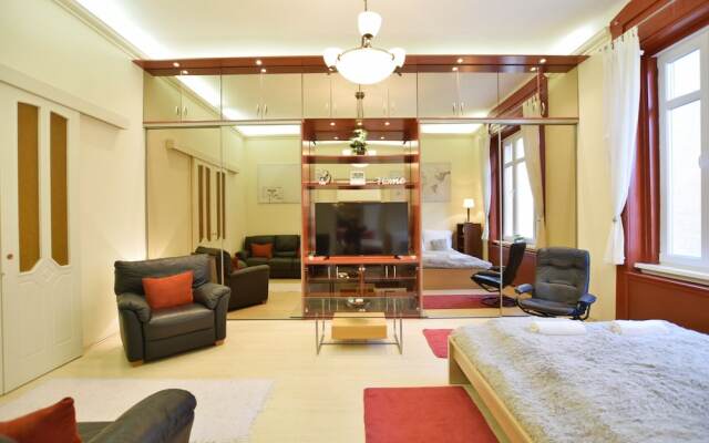 Ultra central apartment at Synagogue