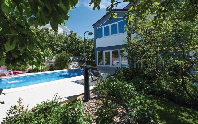 Stunning Home in Vodice With Wifi and 1 Bedrooms
