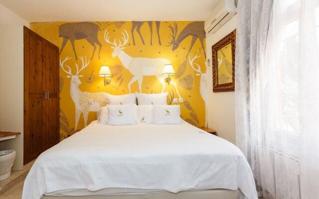Hunters Lodge