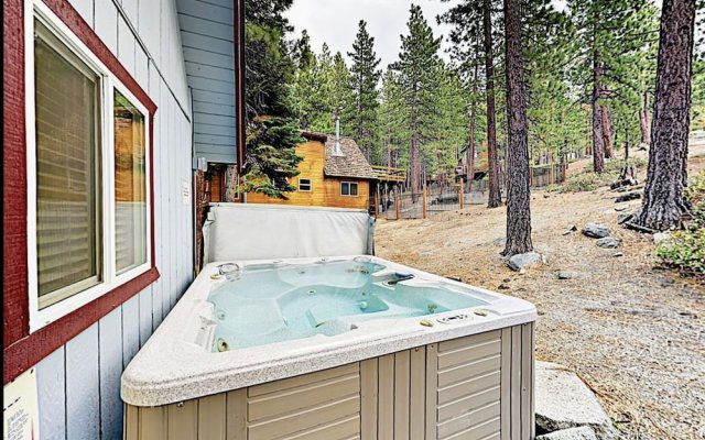 Book Now! 1 Min To Heavenly, 5 Min To Casinos & Lake! 4 Bedroom Cabin