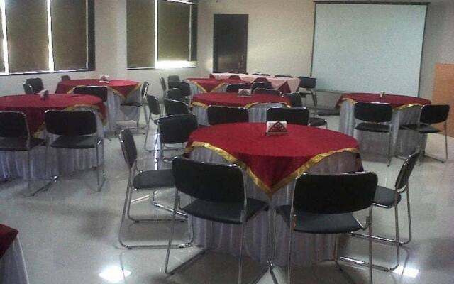 Hotel Presidency Blu Udaipur