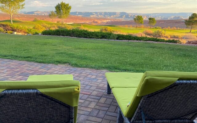 Lake Powell Views: Mid-century Home in Page