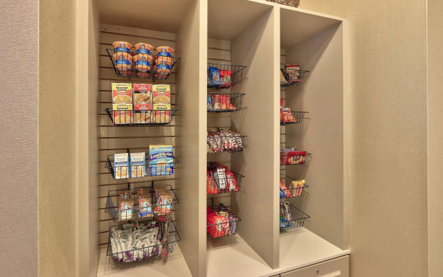 Hilton Garden Inn Albuquerque / Journal Center