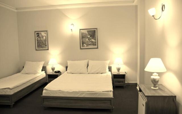 Dedinje villa rooms, apartments