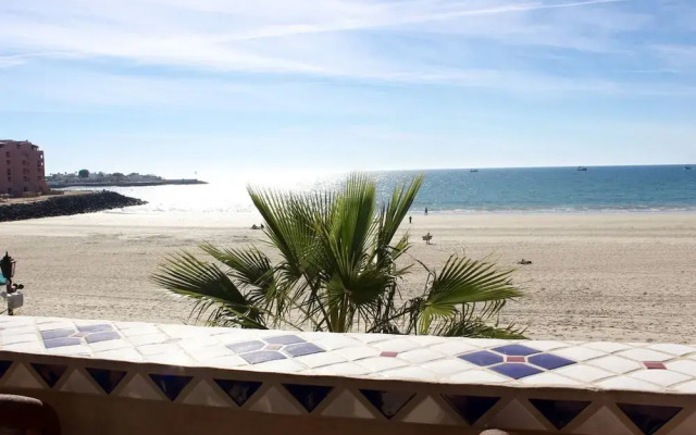 Las Gaviotas 2BR 402 by Casago