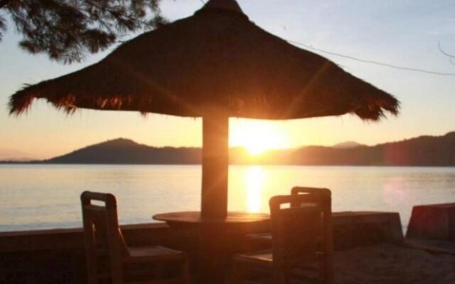 Krisna Bungalows & Restaurant