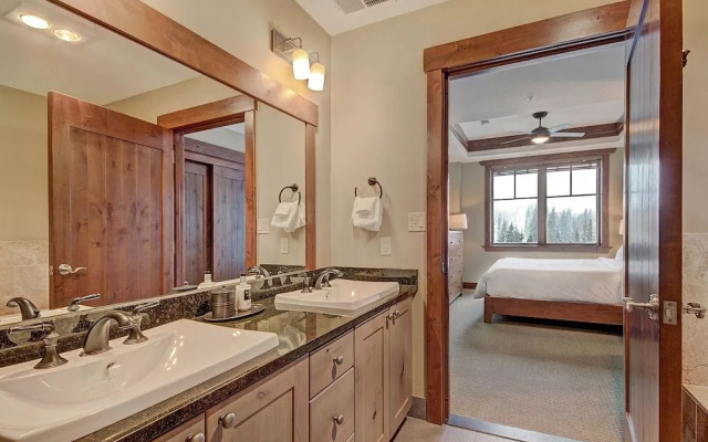 One Ski Hill Place S8103