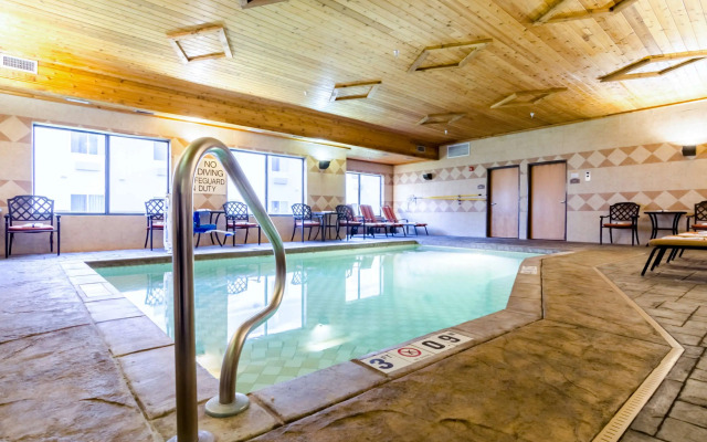 Comfort Suites Salina South