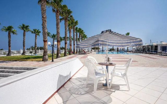 Mammis Beach Hotel